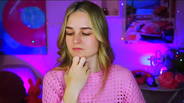 Snapshot of DeboraLarson chatting on 03-18-25, 09:34 DeboraLarson online show from 03-18-25, 09:34