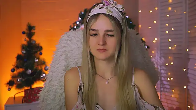 DeboraLarson online show from 12-19-25, 03:32