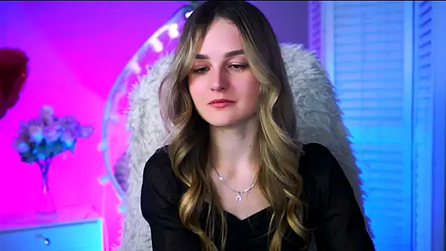 Snapshot of DeboraLarson chatting on 03-01-25, 04:22 DeboraLarson online show from 03-01-25, 04:22