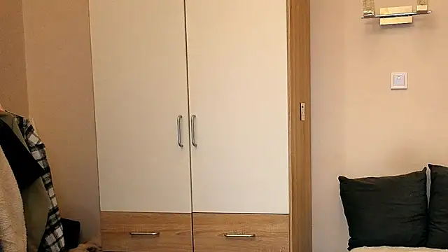 Hidden Gem  online show from 11-07-25, 06:23