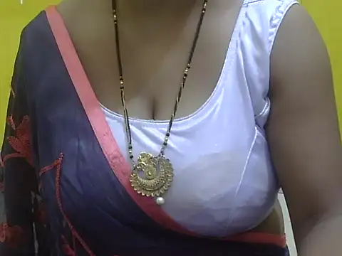 Snapshot of HOT-SEEMAA chatting on 05-16-26, 05:34 HOT-SEEMAA online show from 05-16-26, 05:34