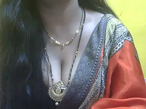 Snapshot of HOT-SEEMAA chatting on 05-31-26, 06:09 HOT-SEEMAA online show from 05-31-26, 06:09