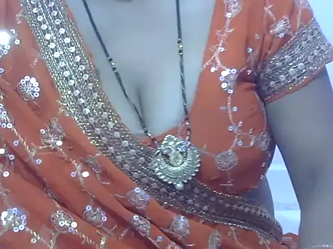 Snapshot of HOT-SEEMAA chatting on 05-03-26, 11:30 HOT-SEEMAA online show from 05-03-26, 11:30