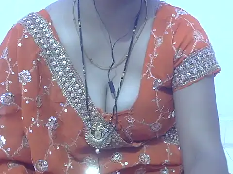 Snapshot of HOT-SEEMAA chatting on 05-03-26, 11:26 HOT-SEEMAA online show from 05-03-26, 11:26