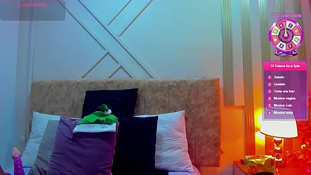 ashley  foxx  online show from 12-18-25, 02:10