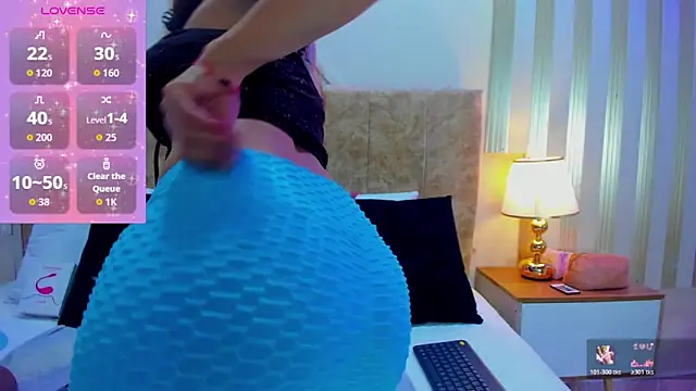 ashley  foxx  online show from 10-27-25, 01:56