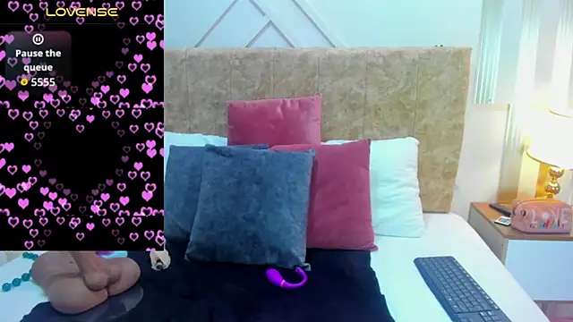 Snapshot of ashley__foxx_ chatting on 09-26-25, 01:51 ashley foxx online show from 09-26-25, 01:51