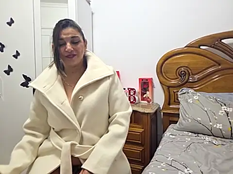 Julie Boronat26 online show from 11-26-25, 02:17