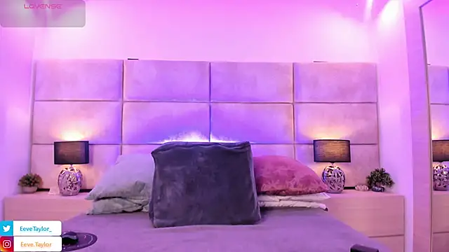 Snapshot of Eevee_Taylor chatting on 05-15-26, 02:53 Eevee Taylor online show from 05-15-26, 02:53