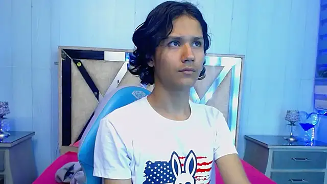 Snapshot of andy_staar chatting on 11-21-25, 08:08 andy staar online show from 11-21-25, 08:08