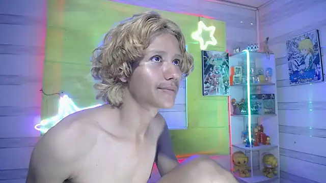 Snapshot of andy_staar chatting on 12-15-25, 02:23 andy staar online show from 12-15-25, 02:23