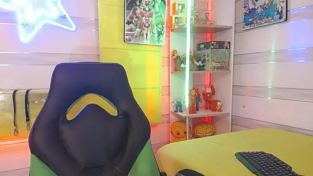 Snapshot of andy_staar chatting on 10-13-25, 12:07 andy staar online show from 10-13-25, 12:07