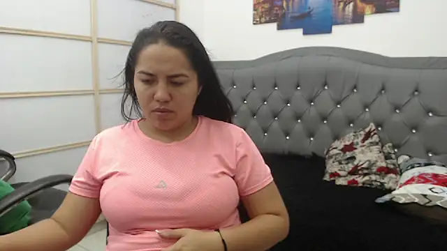 Snapshot of candiapole chatting on 02-27-25, 01:28 candiapole online show from 02-27-25, 01:28