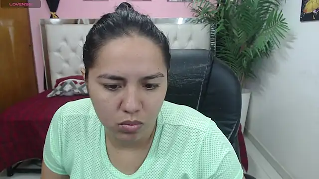 Snapshot of candiapole chatting on 03-20-25, 12:43 candiapole online show from 03-20-25, 12:43