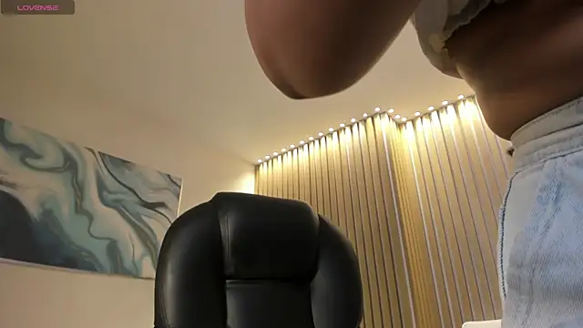 GabriellaLee online show from 11-08-25, 02:48