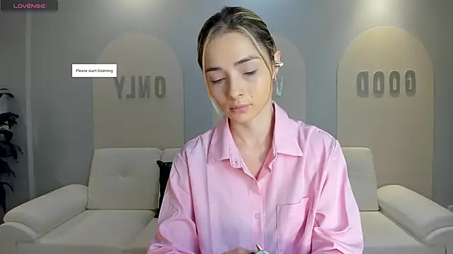 StacyWoods online show from 06-12-26, 10:57
