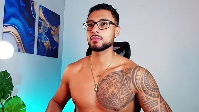Snapshot of LiamGarcia1 chatting on 09-15-25, 12:27 LiamGarcia1 online show from 09-15-25, 12:27