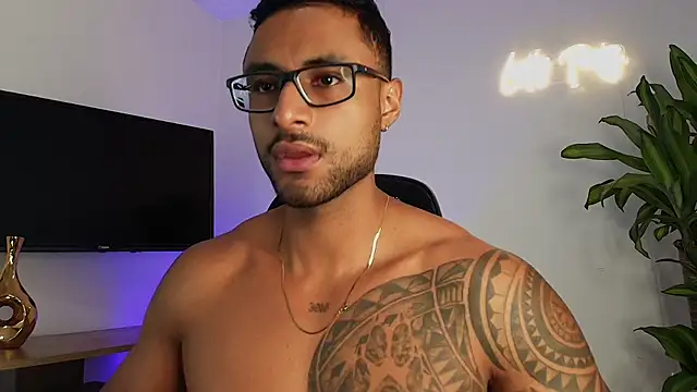 LiamGarcia1 online show from 12-22-25, 02:17