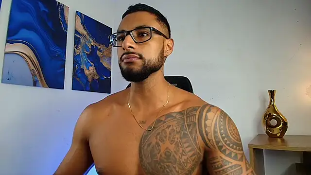 LiamGarcia1 online show from 02-05-26, 07:32