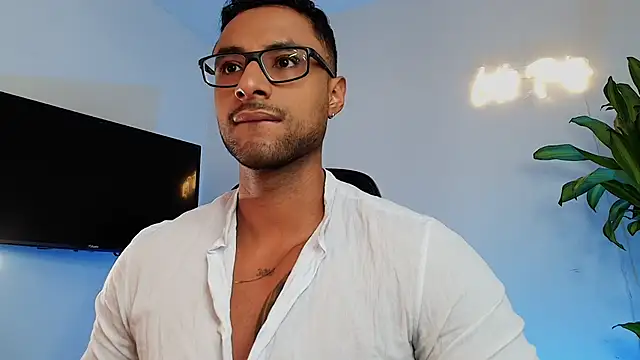 LiamGarcia1 online show from 12-19-25, 03:25