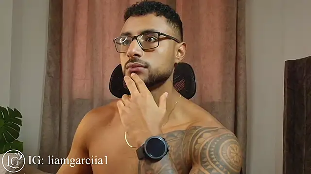 Snapshot of LiamGarcia1 chatting on 03-19-25, 05:50 LiamGarcia1 online show from 03-19-25, 05:50