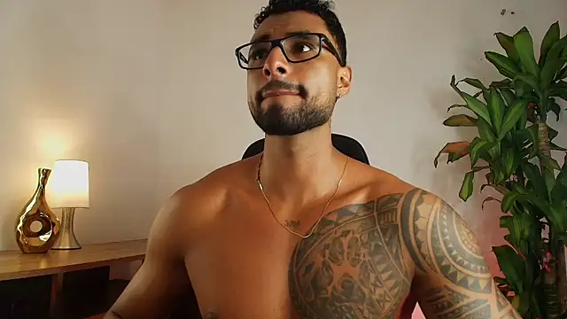 LiamGarcia1 online show from 01-08-26, 03:56