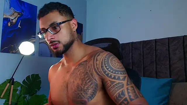 Snapshot of LiamGarcia1 chatting on 09-14-25, 07:25 LiamGarcia1 online show from 09-14-25, 07:25