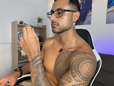Snapshot of LiamGarcia1 chatting on 07-20-26, 06:54 LiamGarcia1 online show from 07-20-26, 06:54