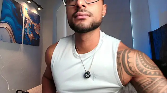 Snapshot of LiamGarcia1 chatting on 05-13-26, 04:58 LiamGarcia1 online show from 05-13-26, 04:58
