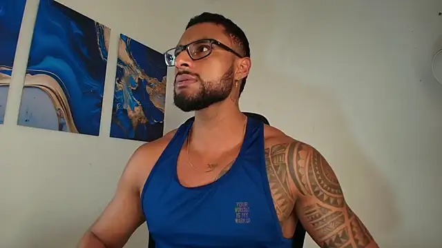 LiamGarcia1 online show from 02-11-26, 04:51