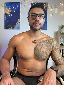 Snapshot of LiamGarcia1 chatting on 07-10-26, 02:17 LiamGarcia1 online show from 07-10-26, 02:17