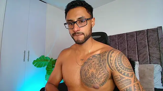 Snapshot of LiamGarcia1 chatting on 10-03-25, 03:57 LiamGarcia1 online show from 10-03-25, 03:57