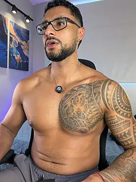 Snapshot of LiamGarcia1 chatting on 05-28-26, 04:24 LiamGarcia1 online show from 05-28-26, 04:24