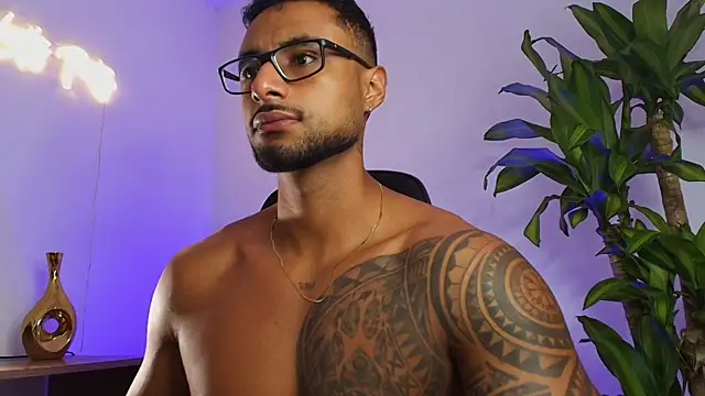 LiamGarcia1 online show from 12-17-25, 02:22