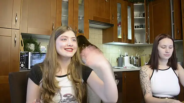 Snapshot of HotCaramellsTV chatting on 02-15-26, 11:20 HotCaramellsTV online show from 02-15-26, 11:20