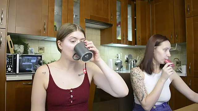 Snapshot of HotCaramellsTV chatting on 02-24-26, 11:55 HotCaramellsTV online show from 02-24-26, 11:55