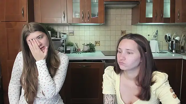HotCaramellsTV online show from 07-17-26, 07:38