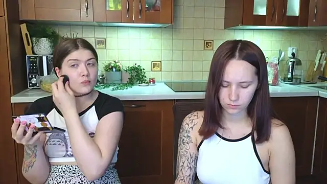 Snapshot of HotCaramellsTV chatting on 03-27-26, 10:49 HotCaramellsTV online show from 03-27-26, 10:49