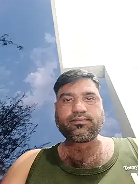 Snapshot of pintuS40 chatting on 04-25-26, 01:41 pintuS40 online show from 04-25-26, 01:41