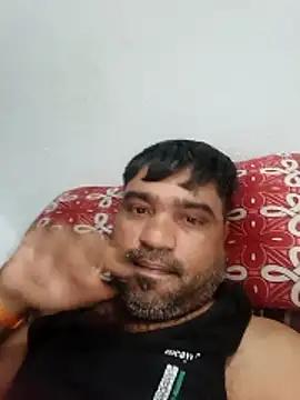 Snapshot of pintuS40 chatting on 04-25-26, 12:57 pintuS40 online show from 04-25-26, 12:57