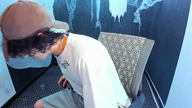 Kerverr  online show from 10-28-25, 02:38