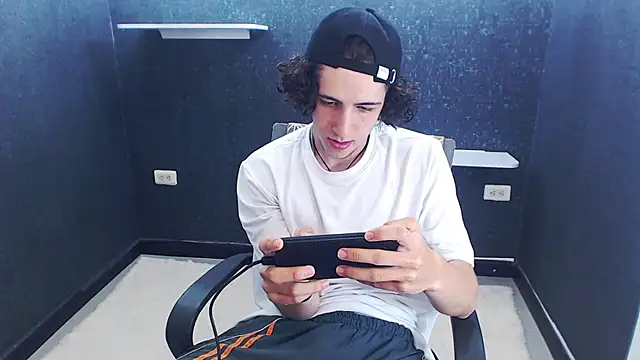 Kerverr  online show from 01-14-26, 07:39