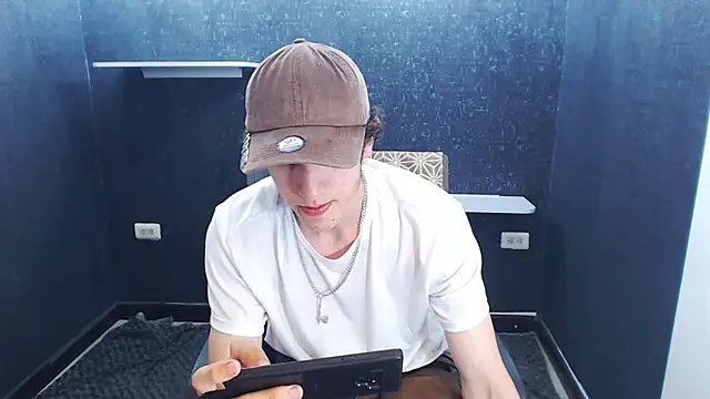 Kerverr  online show from 11-25-25, 07:36