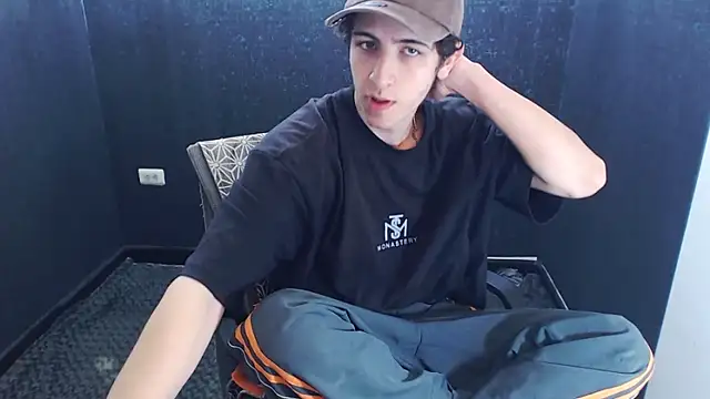 Kerverr  online show from 11-10-25, 02:22