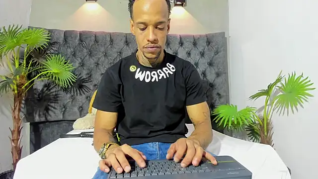 Salomon koude online show from 06-15-26, 01:33