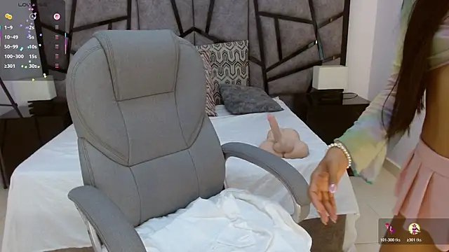 sussy leon online show from 02-10-26, 12:04