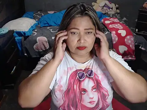 Snapshot of CANDYSWEET51 chatting on 05-08-26, 01:48 CANDYSWEET51 online show from 05-08-26, 01:48