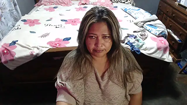 Snapshot of CANDYSWEET51 chatting on 02-23-25, 06:23 CANDYSWEET51 online show from 02-23-25, 06:23