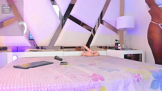 ElisabethMassey online show from 03-31-26, 04:31