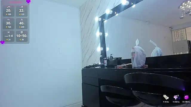 ElisabethMassey online show from 10-24-25, 01:21